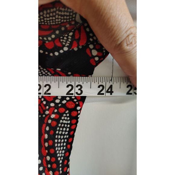 Roz&Ali Women's 1X Black, Red, and White Floral Polka Dot Cold Shoulder Blouse - Picture 6 of 7